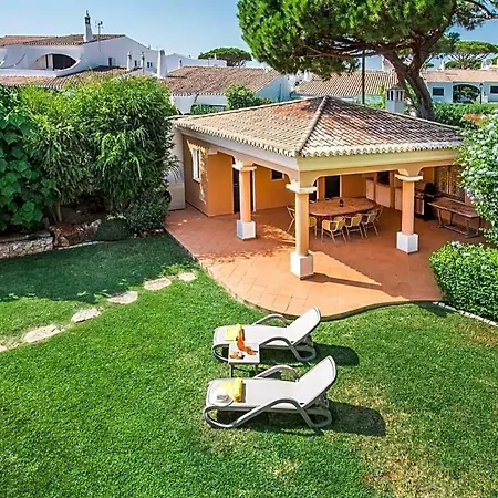 Sleeps 8 Pool Air Con