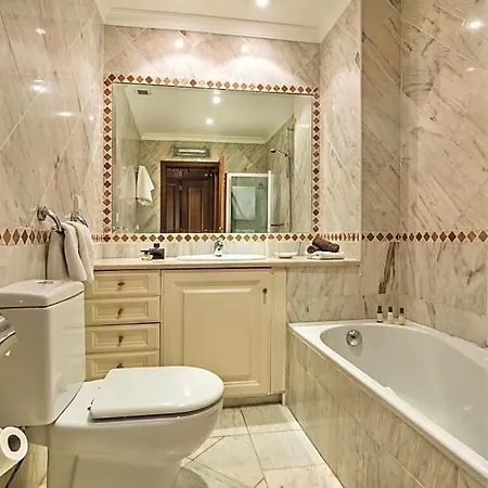 Sleeps 8 Pool Air Con Villa *