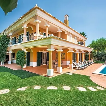 Sleeps 8 Pool Air Con Villa *