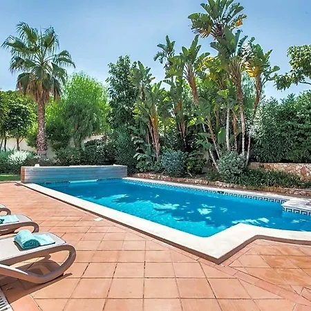 Sleeps 8 Pool Air Con *