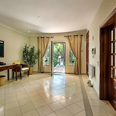 Sleeps 8 Pool Air Con Vale do Lobo