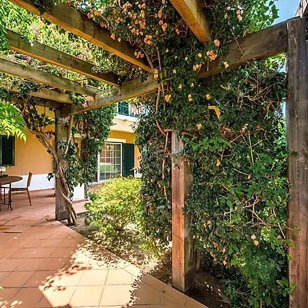 Sleeps 8 Pool Air Con *